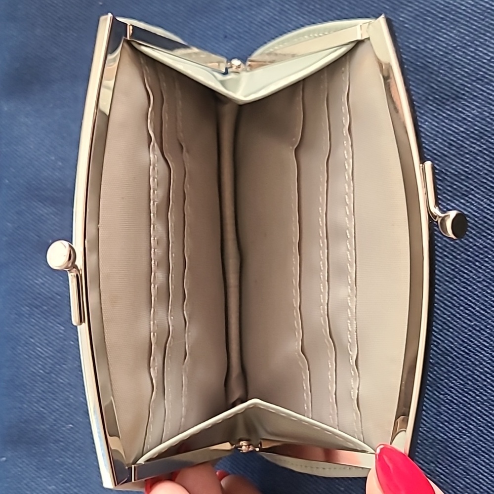 Wilsons Leather - croc embossed leather bundle coin pouch & checkbook holder - Picture 12 of 14